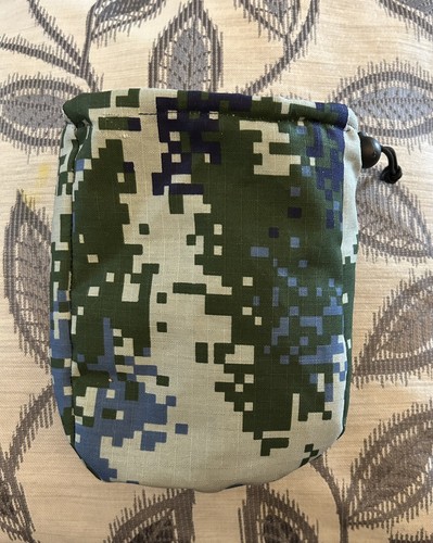 Rock climbers chalk bag nice - climbers,
